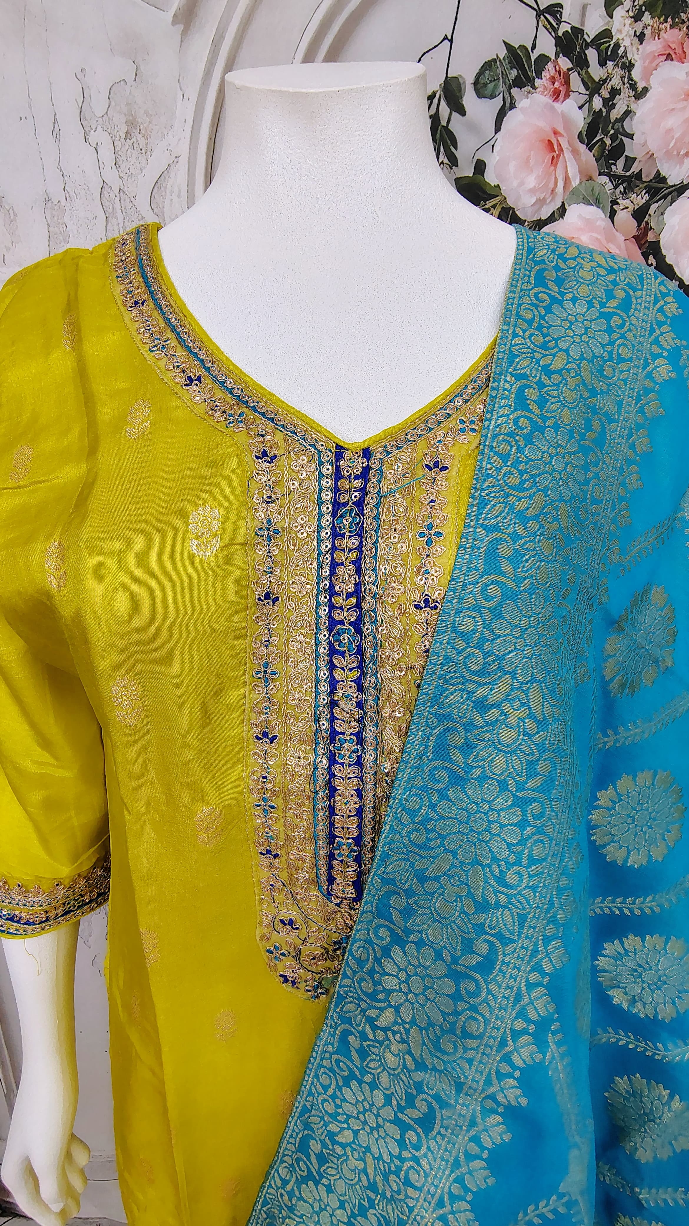 Vibrant & Festive - SFA016