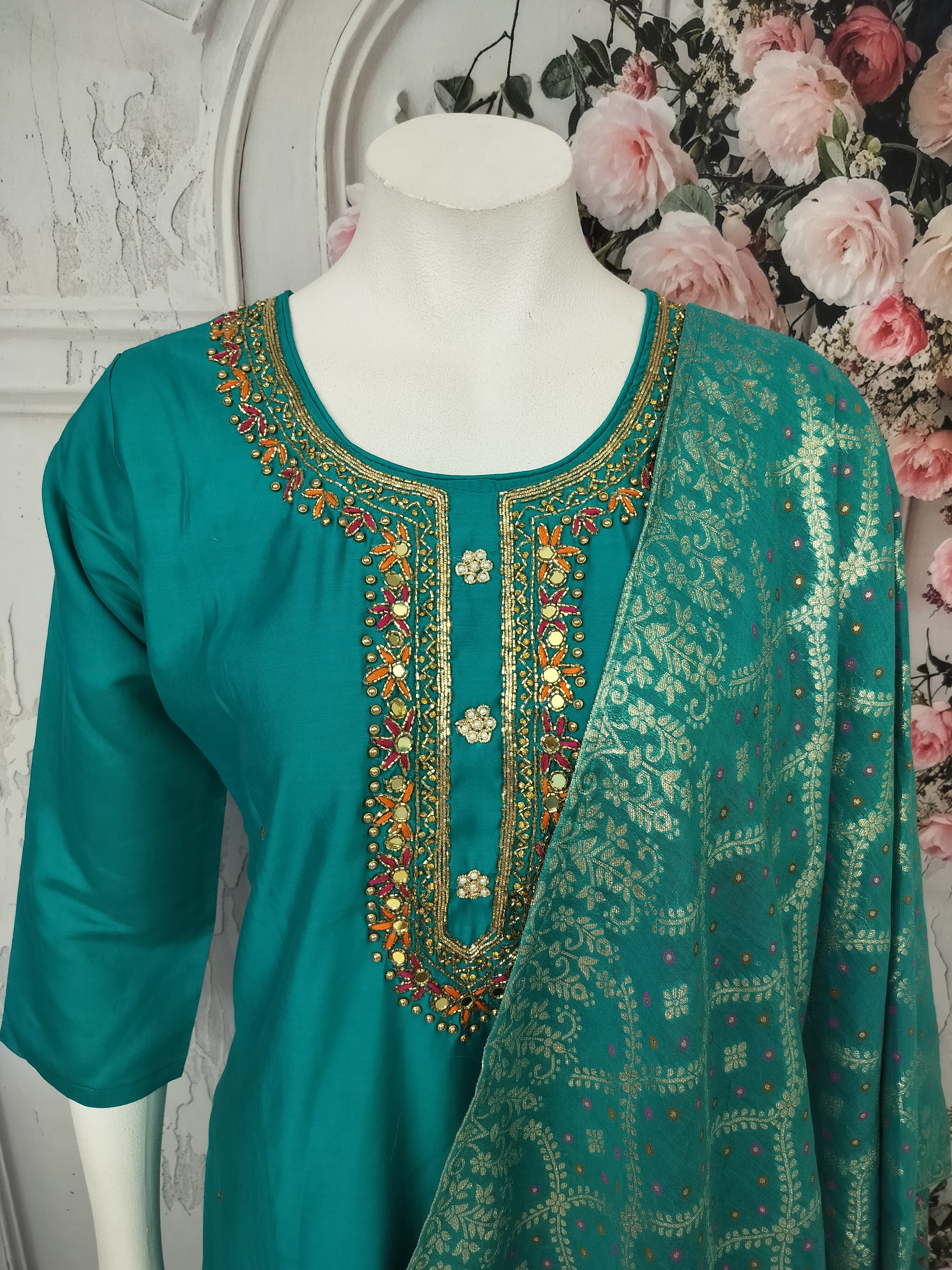 Timeless Elegance - SFA148