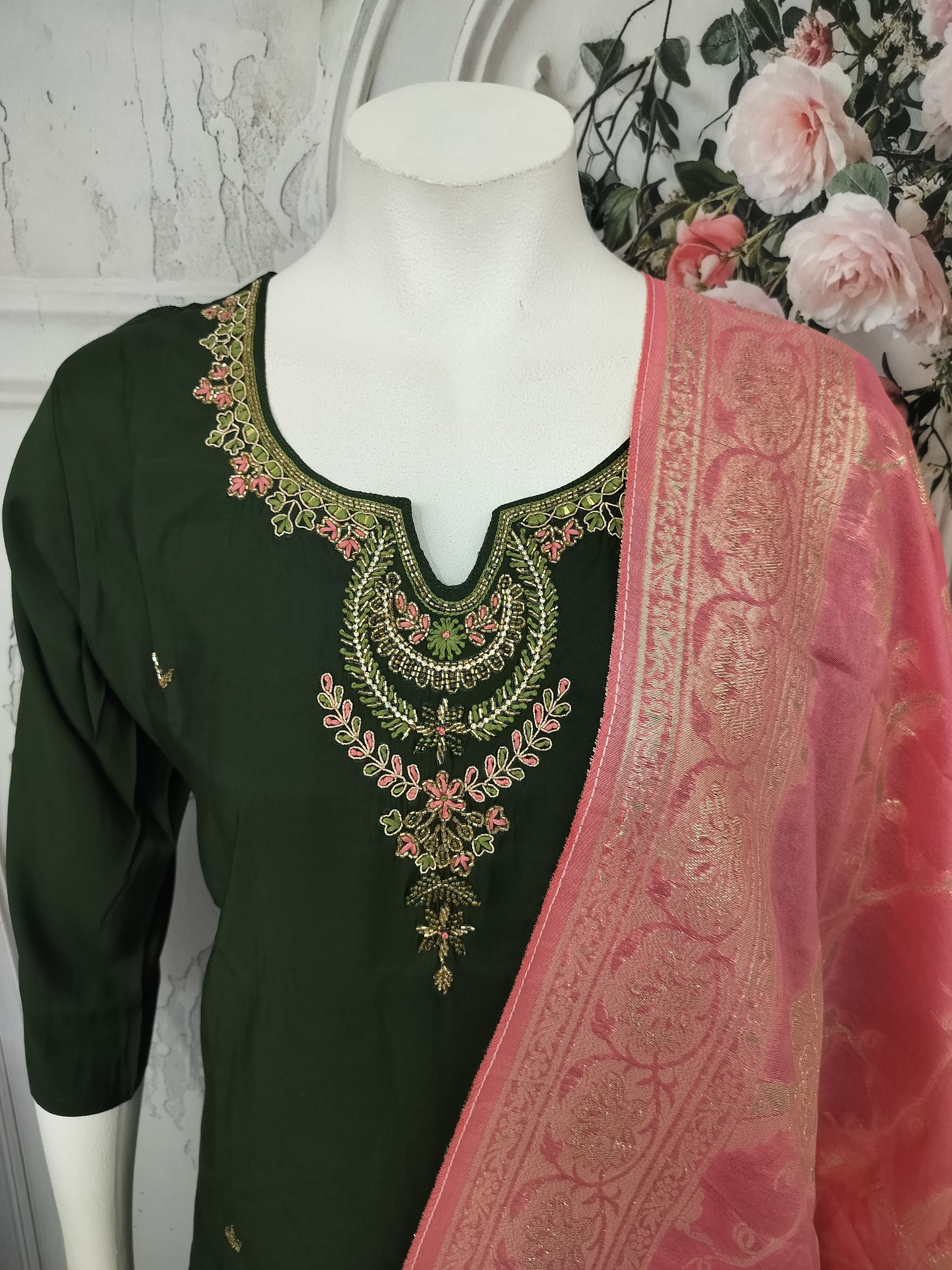 Elegant Embroidery - SFA160