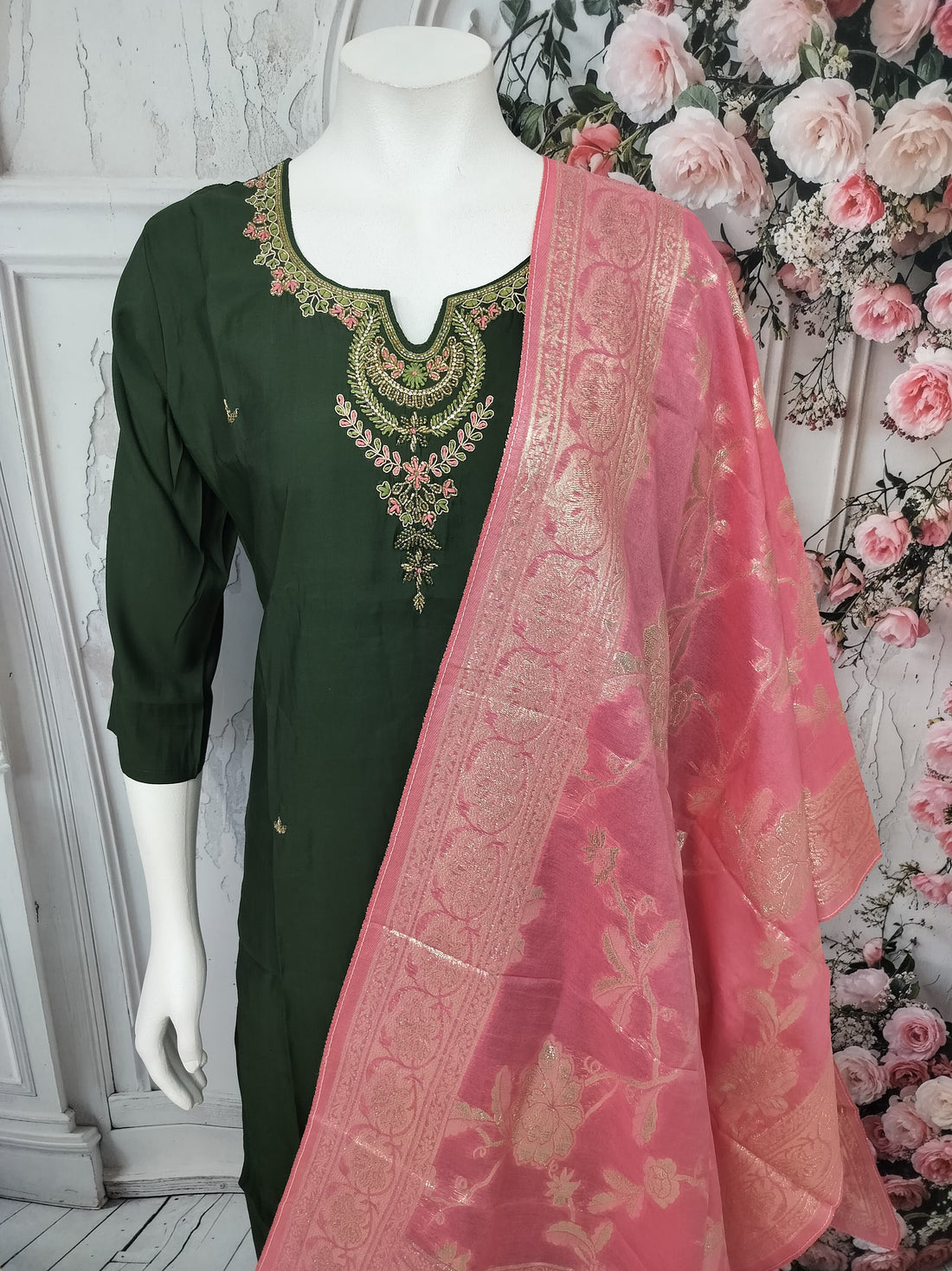 Elegant Embroidery - SFA160