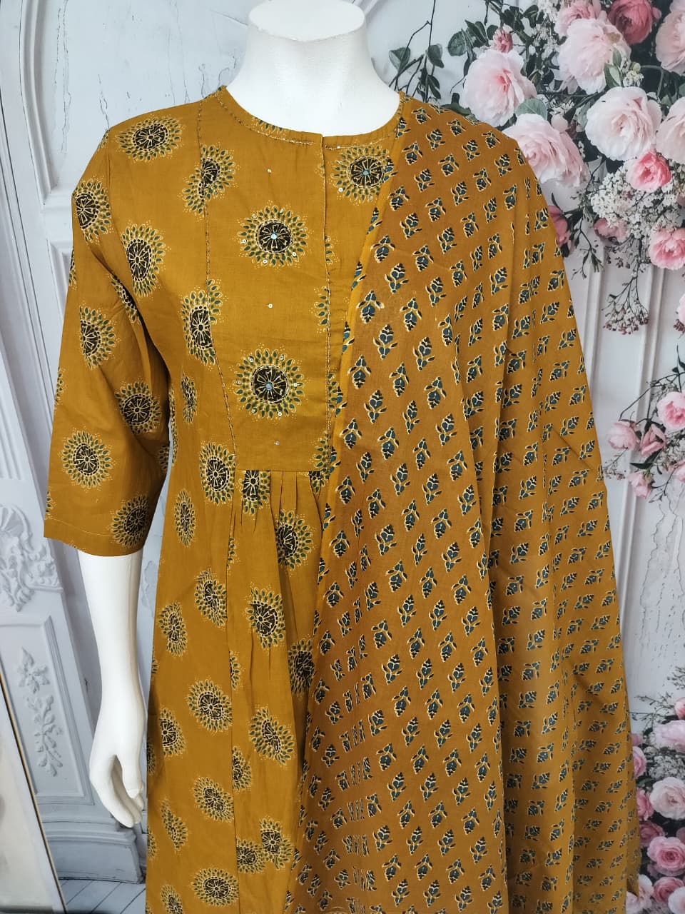 Chic & Classy – SFA258