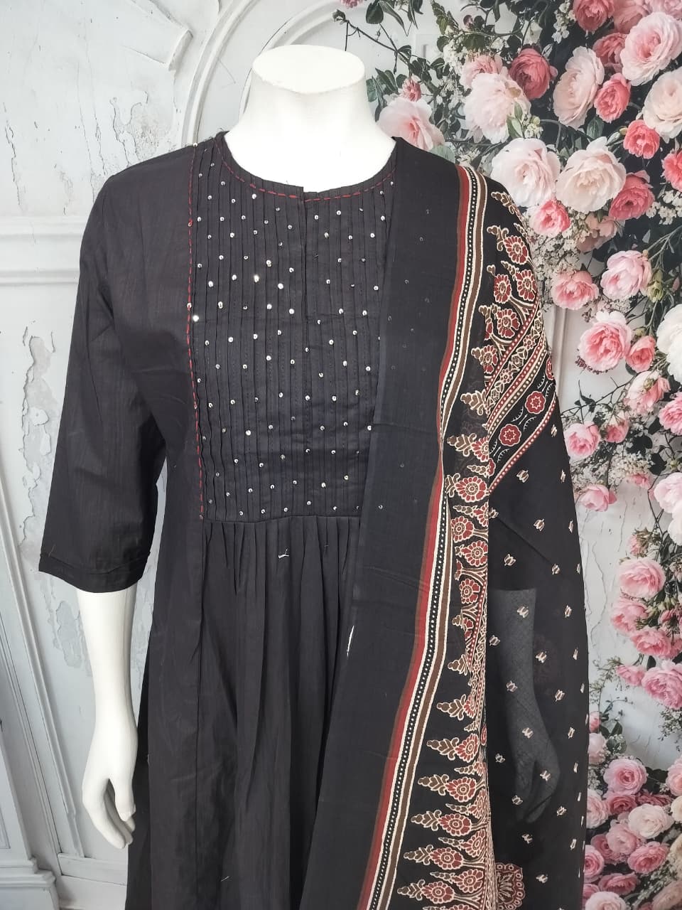 Beauty in Black - SFA281