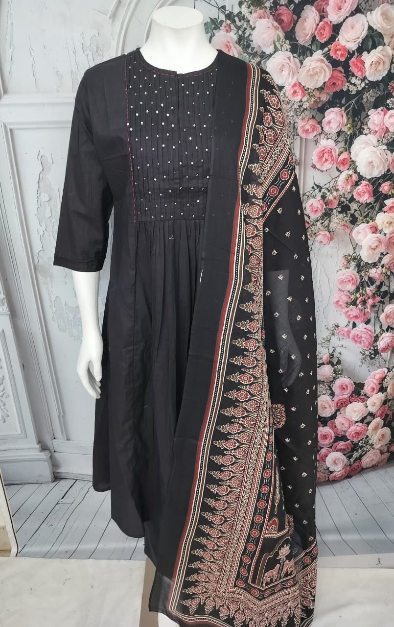 Beauty in Black - SFA281