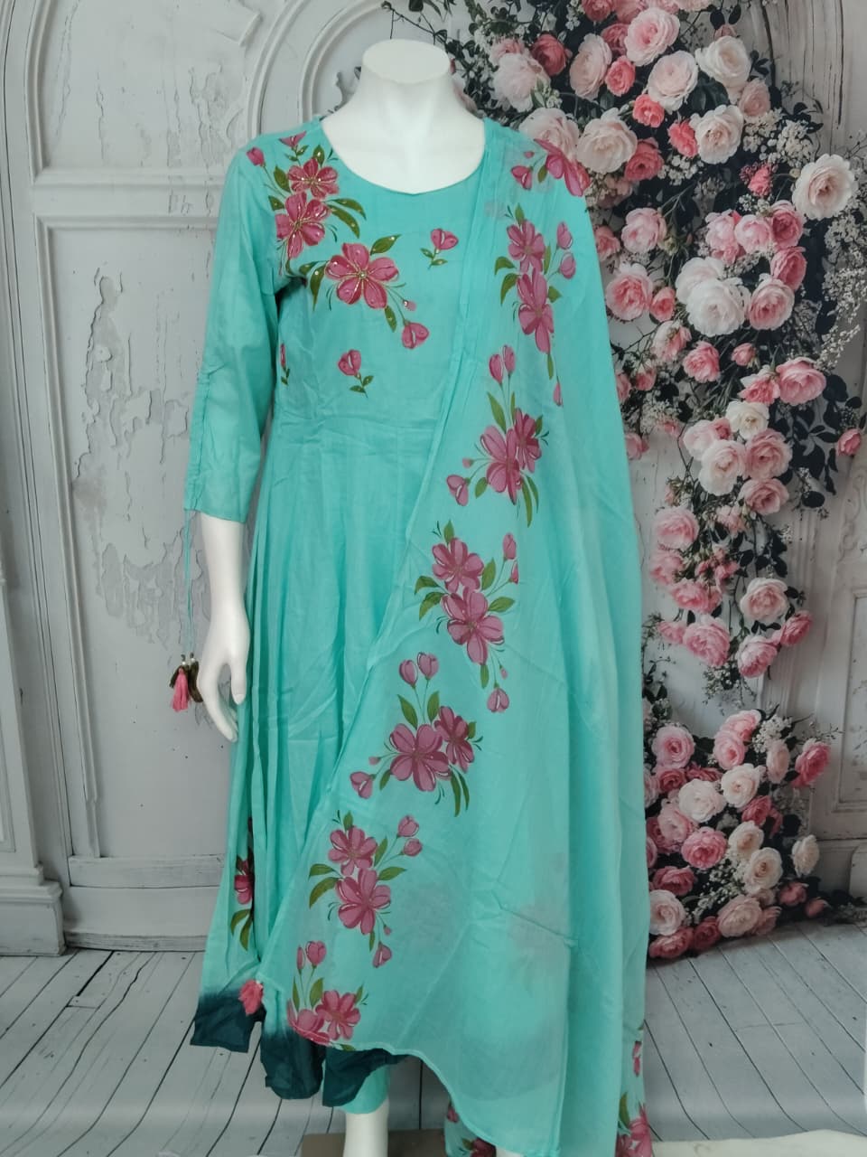 Shravi Luxe Lounge - SFA359