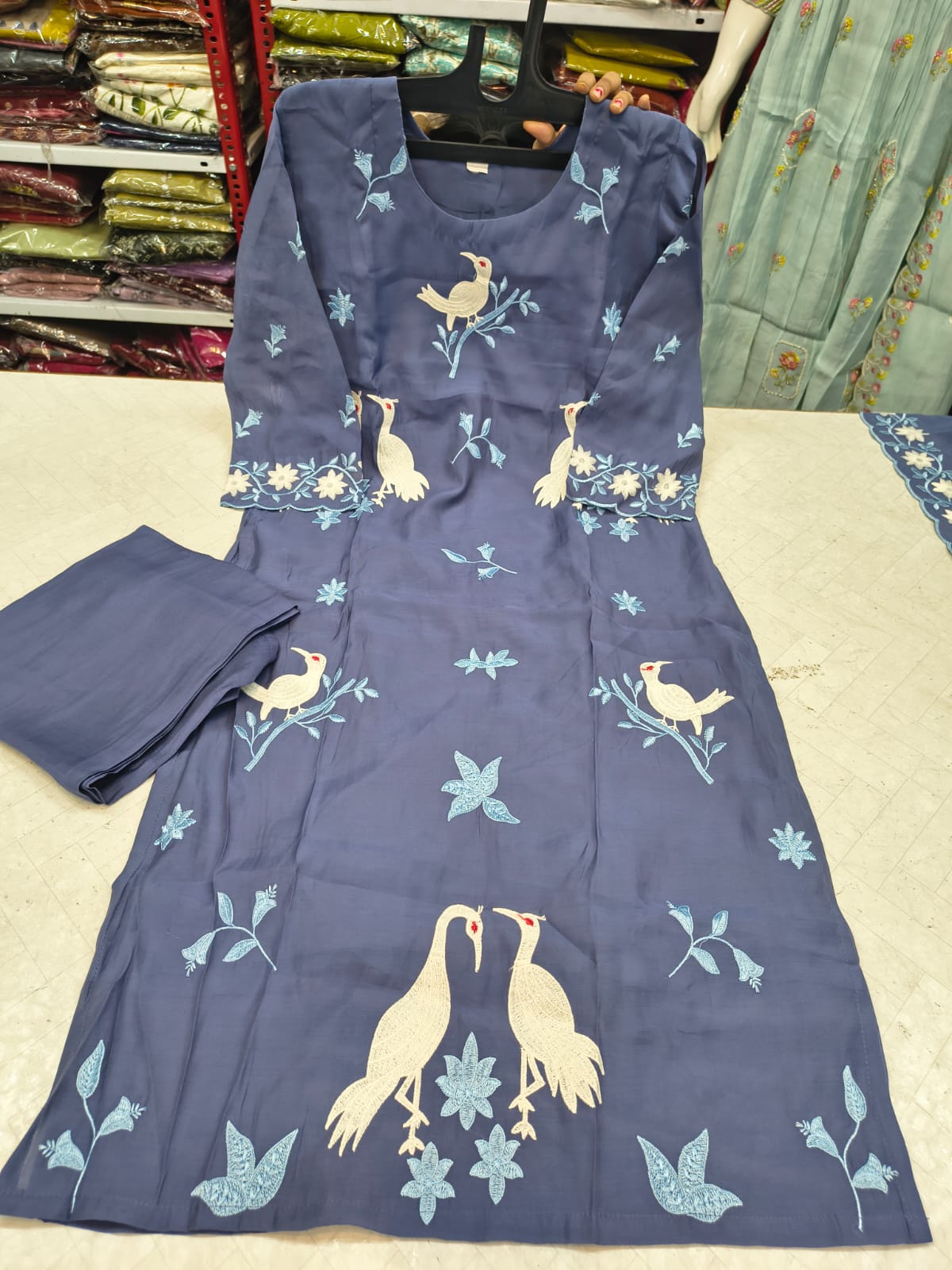 Regal Charm - SFA483