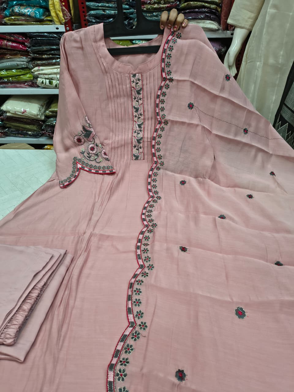 Couture Queen - SFA495