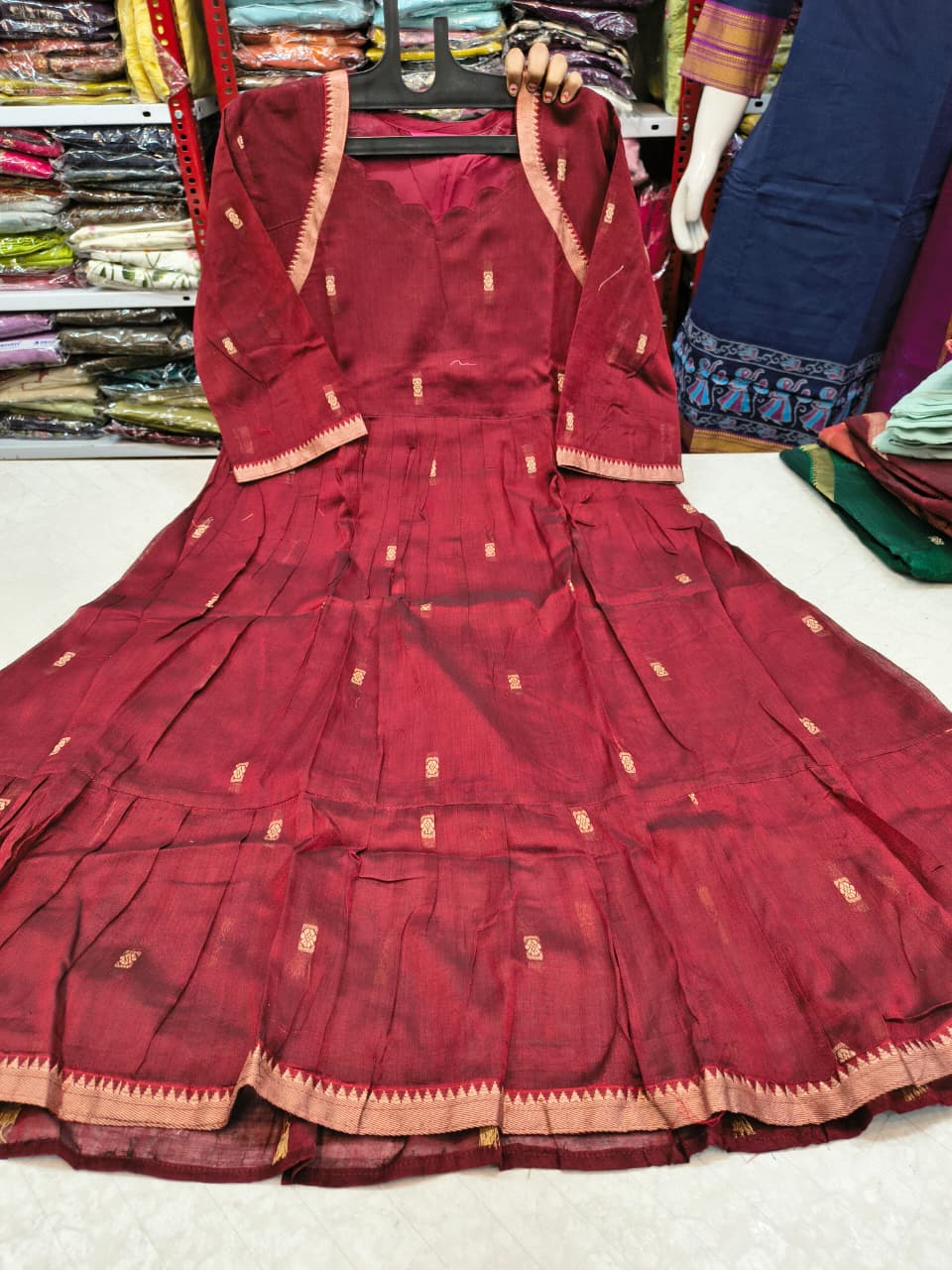 Royal Threads - SFA505