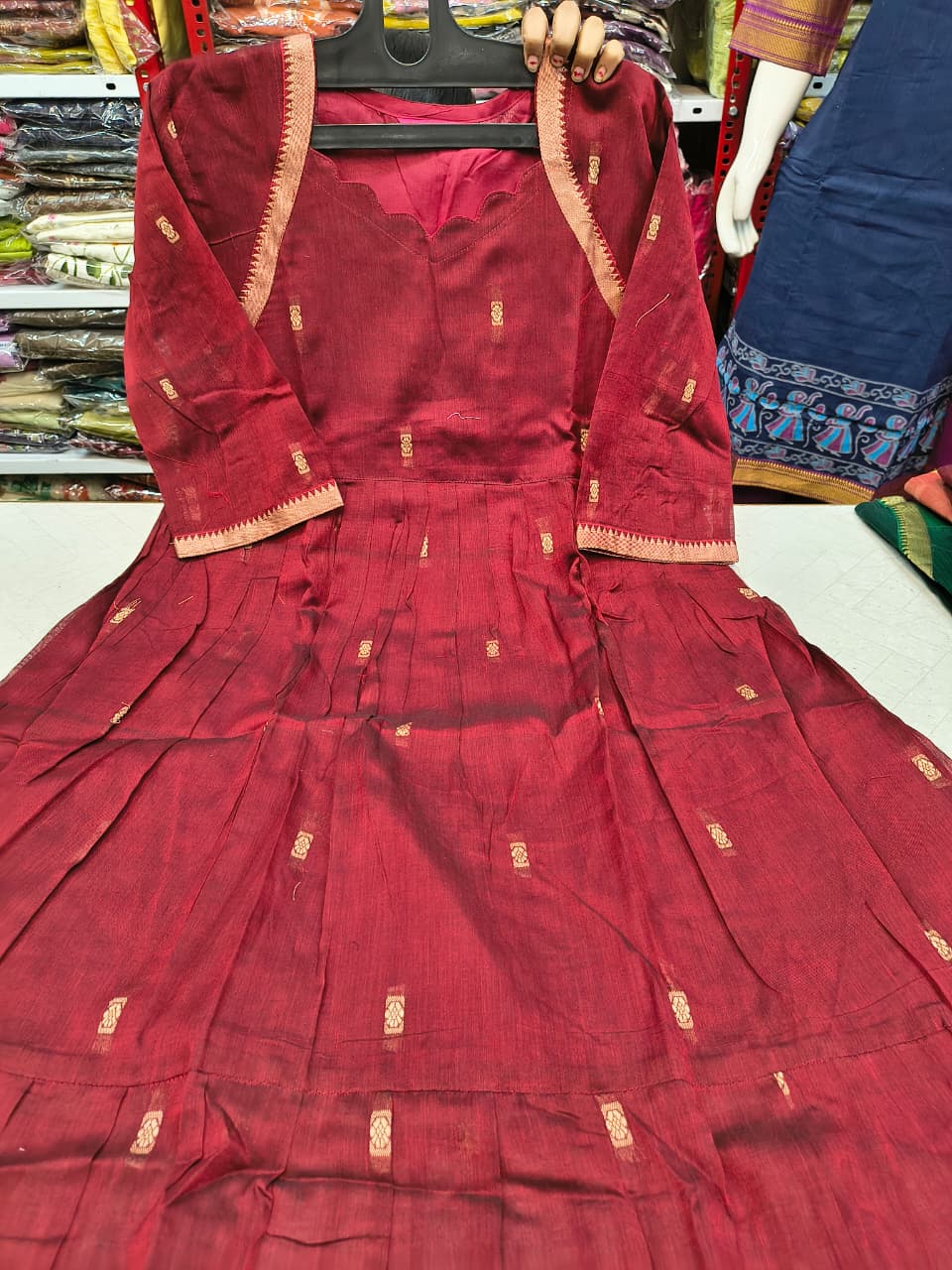 Royal Threads - SFA505