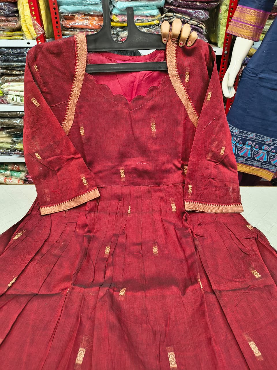 Royal Threads - SFA505