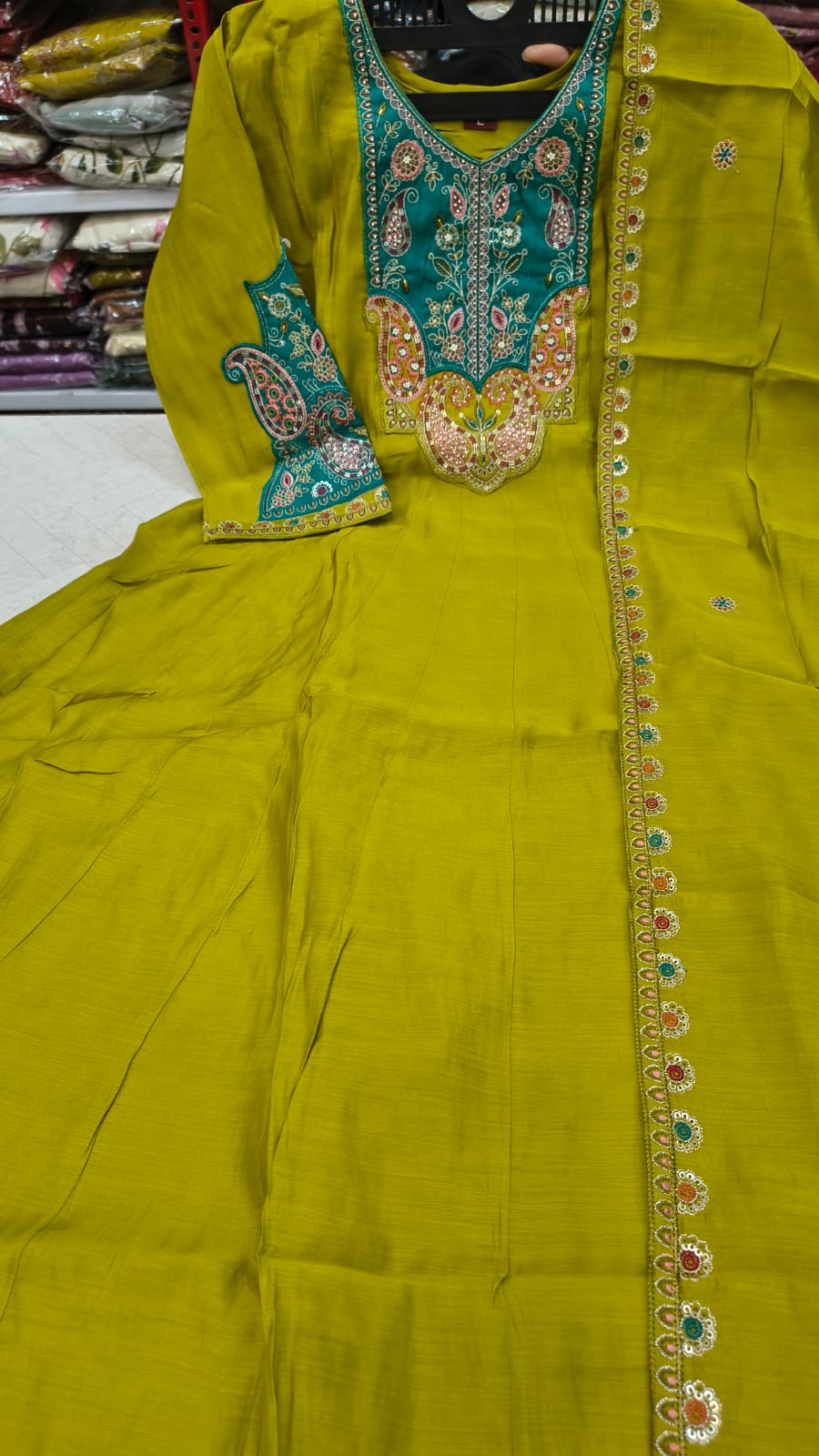 Ethnic Aura – SFA536