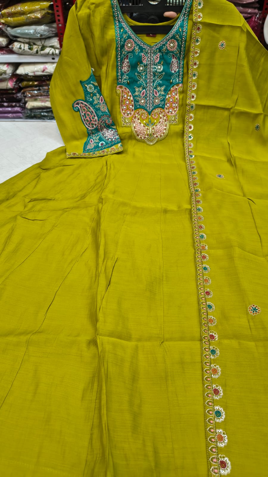 Ethnic Aura – SFA536