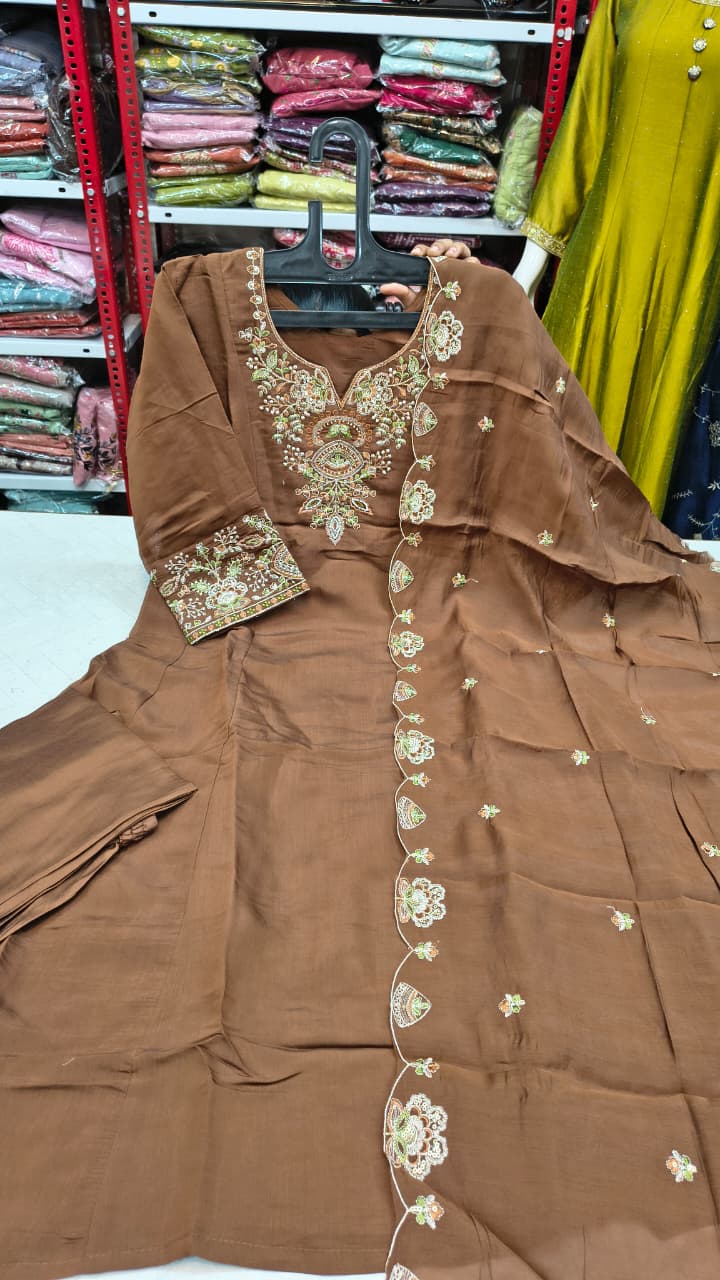 Trendy Traditions - SFA634